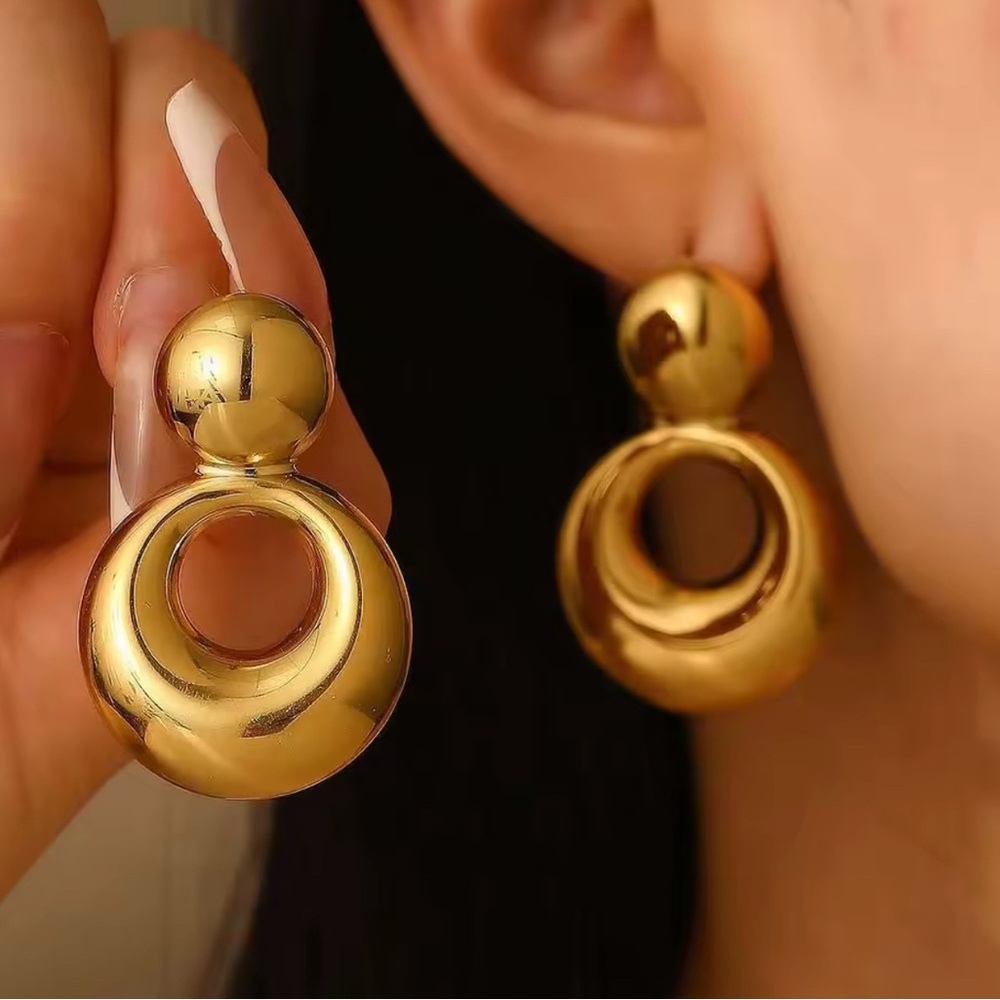 NEW 18K GOLD PLATED STATEMENT ROUND DROP EARRINGS